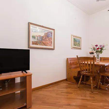 Holiday home Maison Velia Appia *