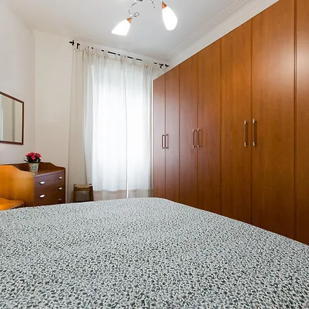 Maison Velia Appia Rome