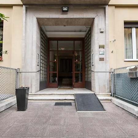 Maison Velia Appia Rome